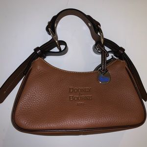 Authentic Dooney & Bourke 1975 Women's Leather
Brown Shoulder Bag
Size: OS